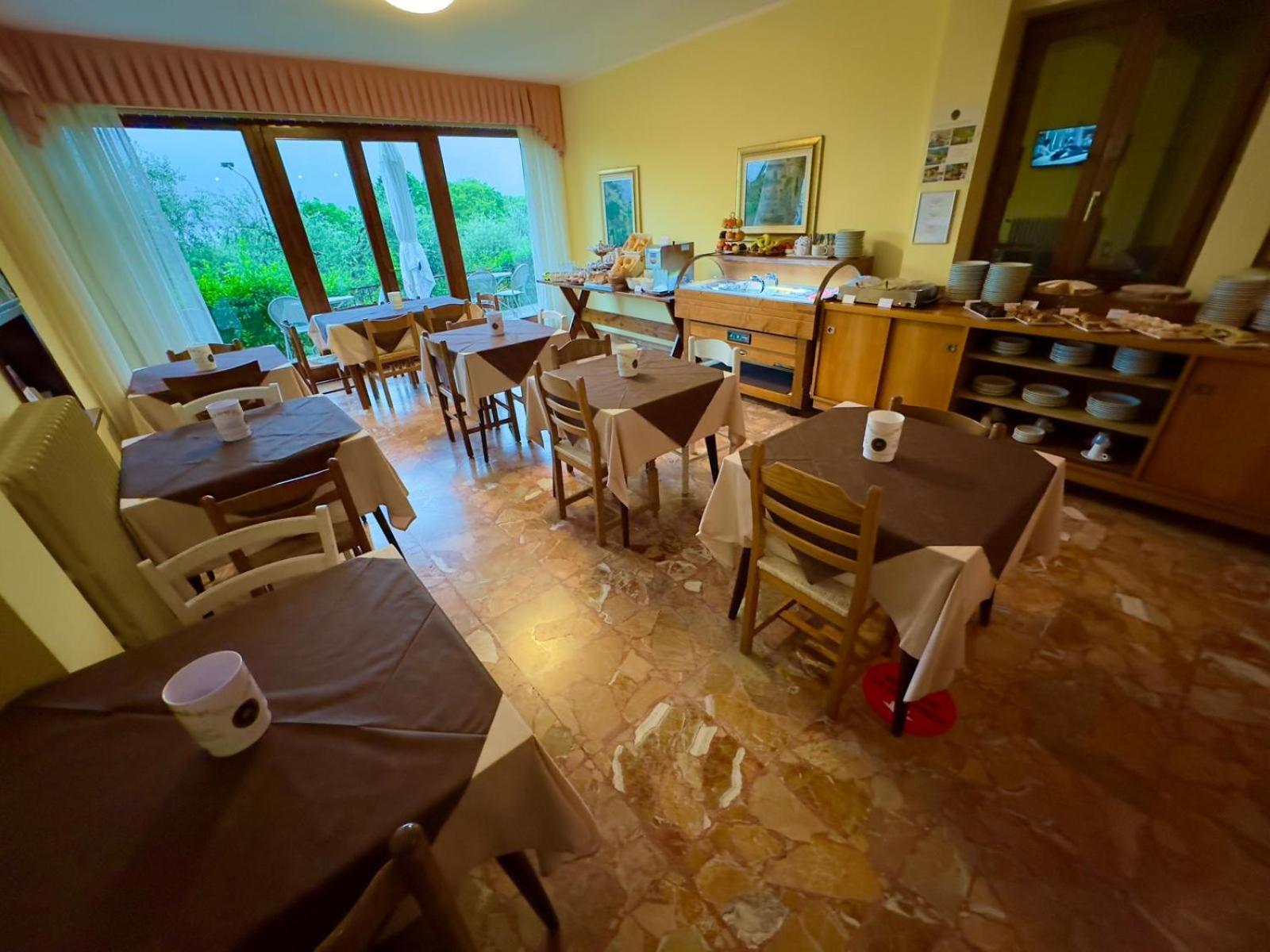 Hotel Casa Piantoni リモーネ・スル・ガルダ エクステリア 写真